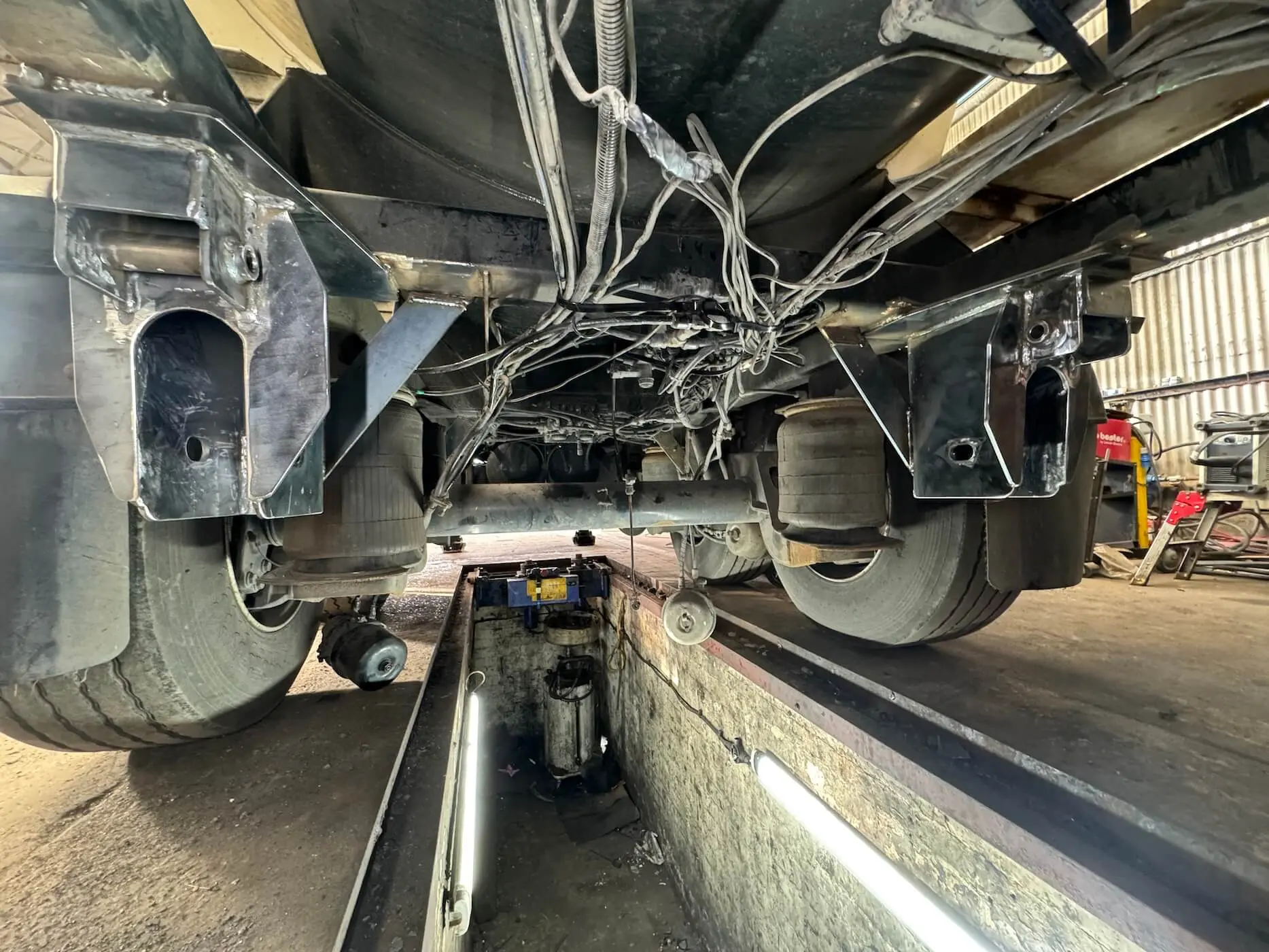 Plant, HGV Repair & On-Site Works - photo 5